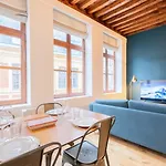 Apartamento Old With Cachet Parking Lila